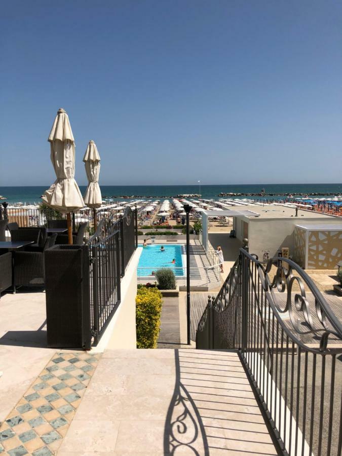 Hotel La Rosa Cattolica Extérieur photo